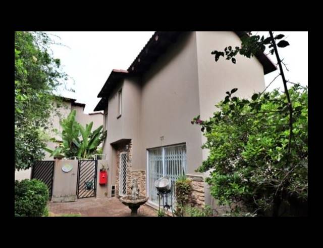 3 BEDROOM TOWNHOUSE FOR SALE IN SUNNYROCK